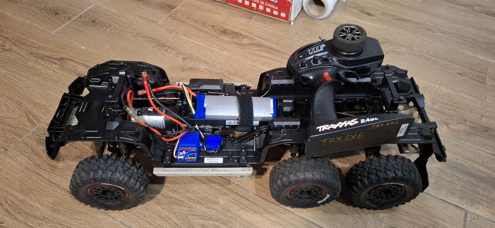 Продам  traxxas trx-6 mercedes g63  tamiya hpi himoto kyosho losi