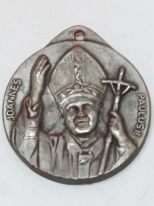 Medalion/zawieszka z Janem Pawłem II