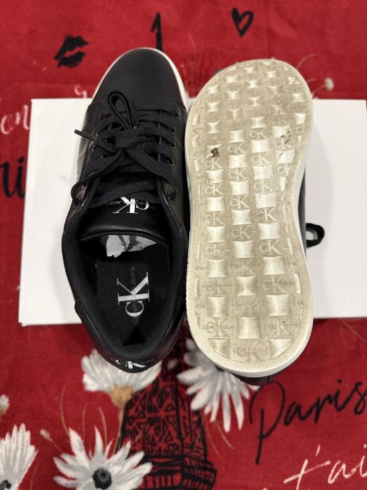 Vendo tenis usado calvin klein em bom estado