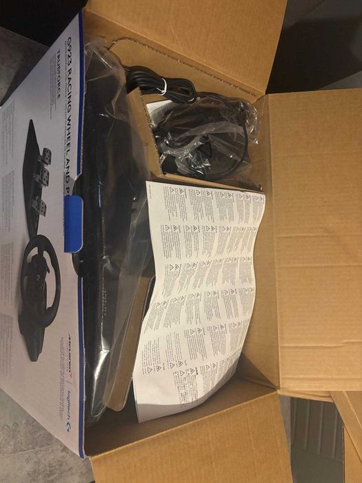 Volante Logitech G923 Racing Wheel + Pedais