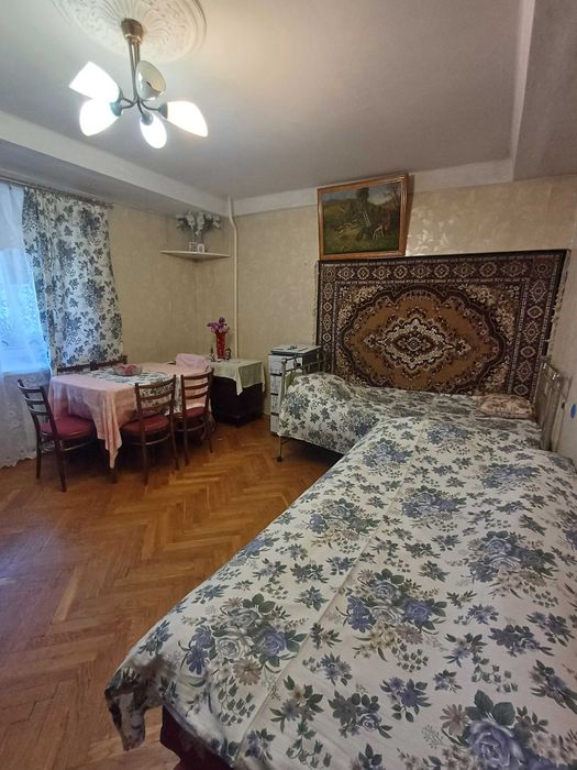 Сдам 1 комнатную квартиру метро "Житомирская"