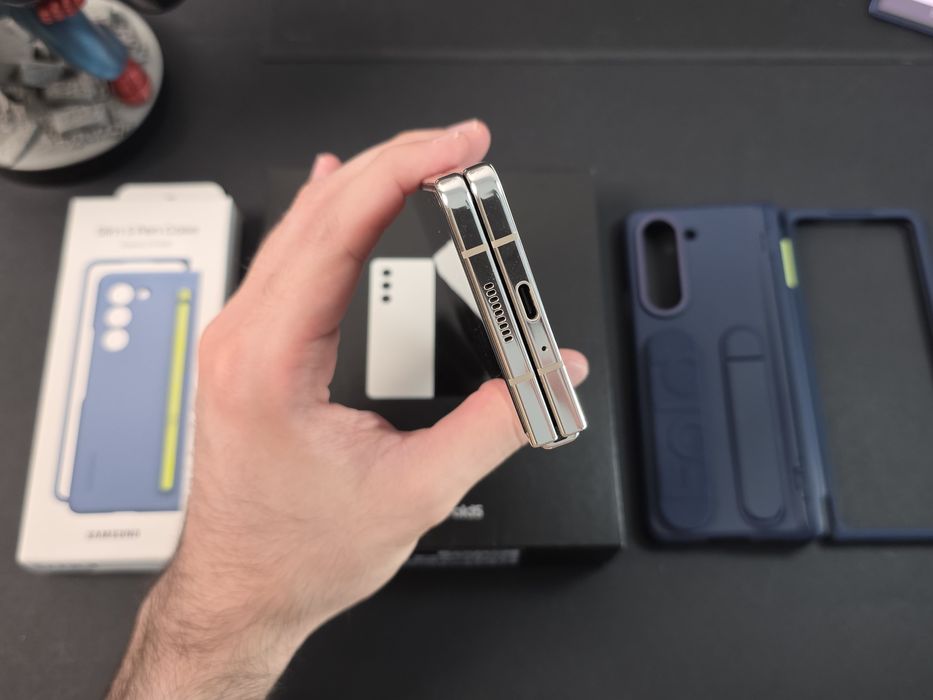 Galaxy Z Fold5 512 GB/12 GB Creme + Caixa e acessórios