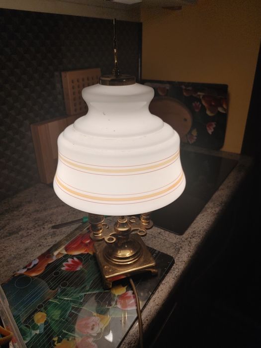 Piekna mosiężne lampa. Gabinet.. Salon. Wintage. Dwie male żarowki