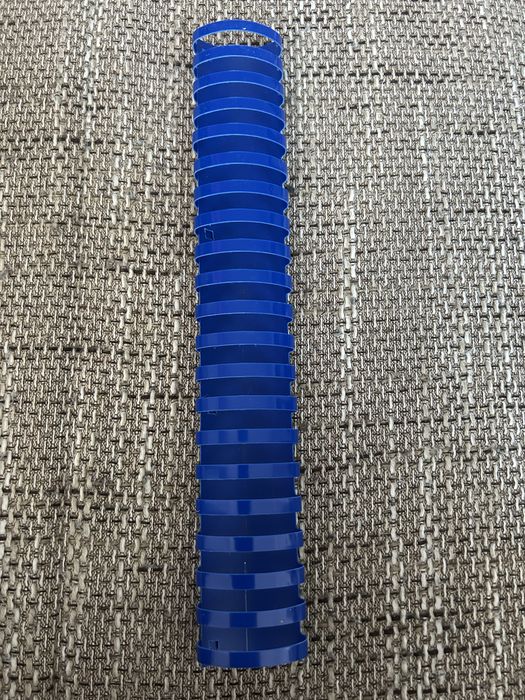 plastikowy grzbiet do bindowania.