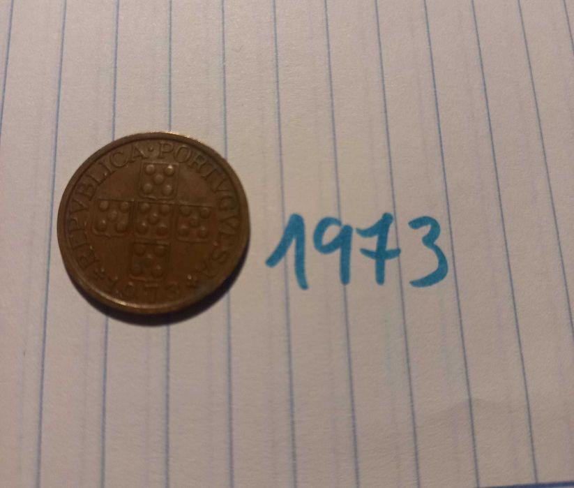 Moedas antigas em bom estado