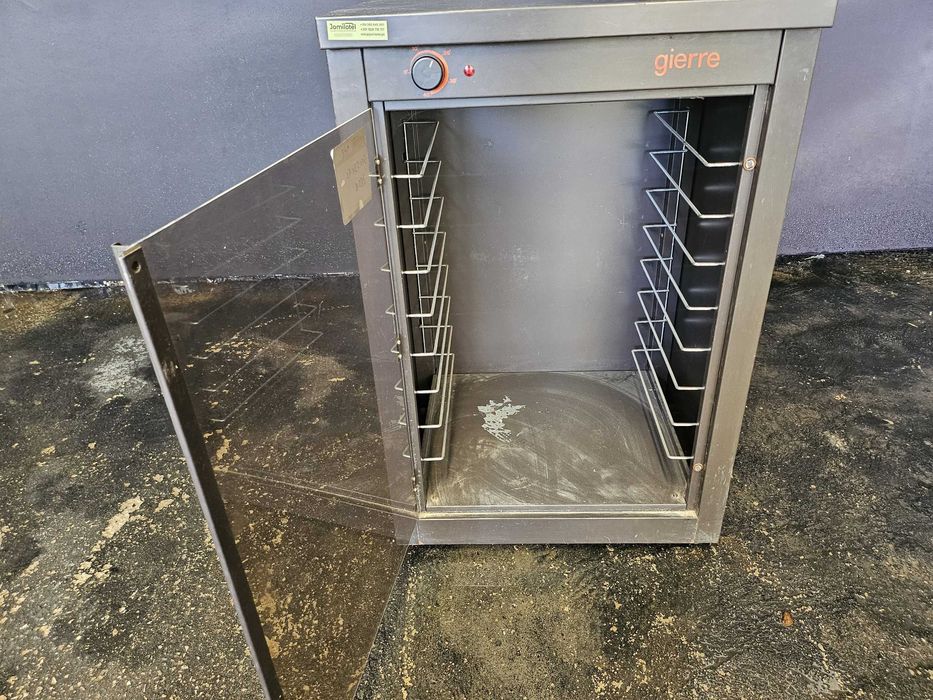 Estufa para 8 tabuleiros