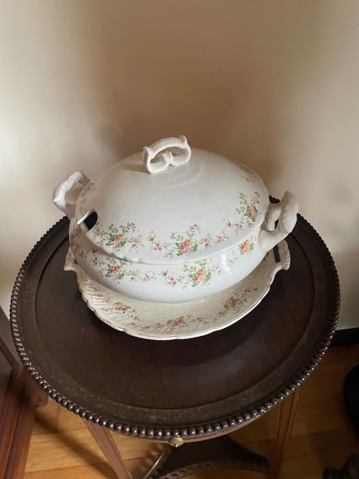 Terrina às florzinhas sacavém