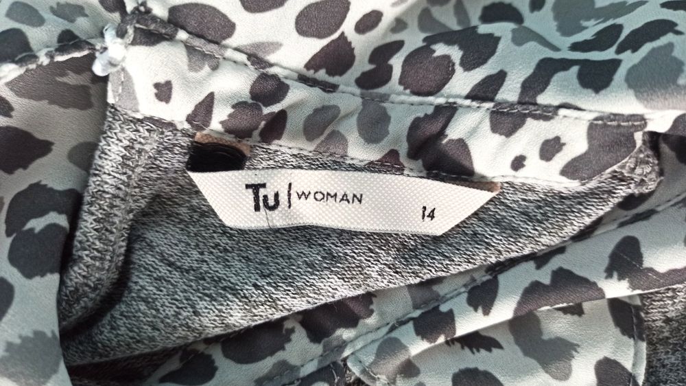 Elegancka bluzka damska z kołnierzem