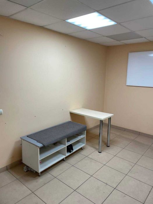 Продаж цокольного приміщення Бурштин вулиця Січових Стрільців 4а