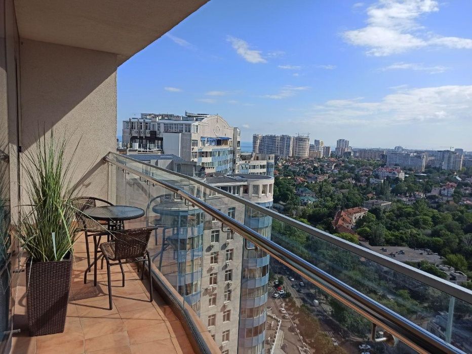 Своя! Аркадия! Квартира посуточно. Лоджия, Вид на море и город.Паркинг