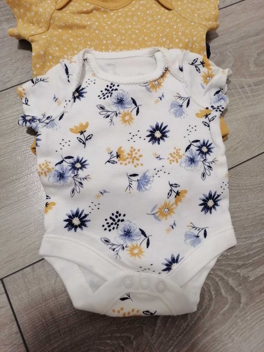 Zestaw 3szt body krótki rękaw. Nowe, stan idealny.