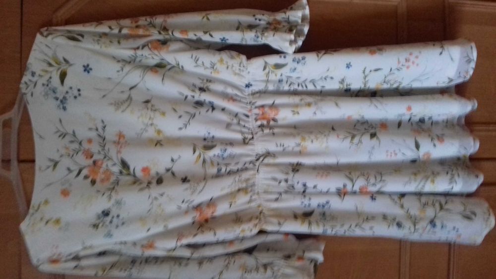 Sukienka w kwiaty roz.38