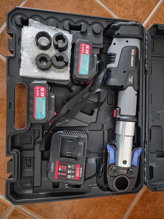 Maquina cravar tubo multicamada a bateria