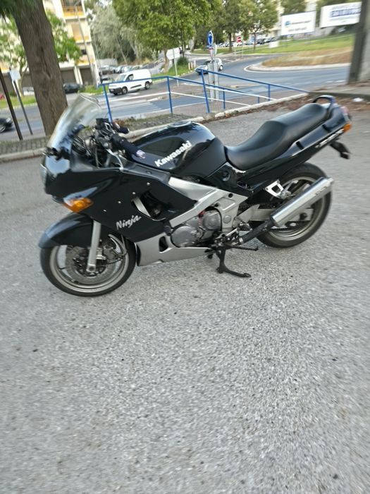 Kawasaki zzr 93 600 ninja, impecável.