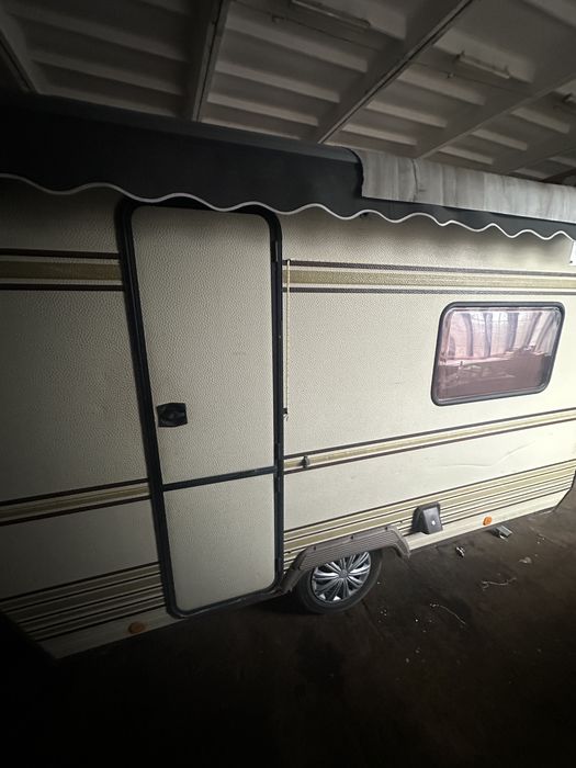 Кемпер кемпінг будинок на колесах автодім