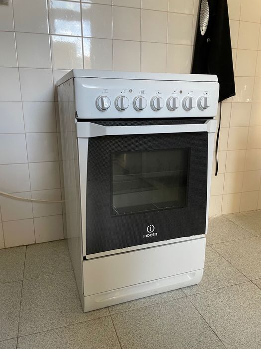 Oven with induction cooktop
Pick up Graça