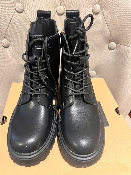 Venezia botki damskie skorzane czarne wiązane workery 40