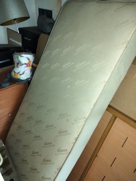 Divan com pés / estrado cama