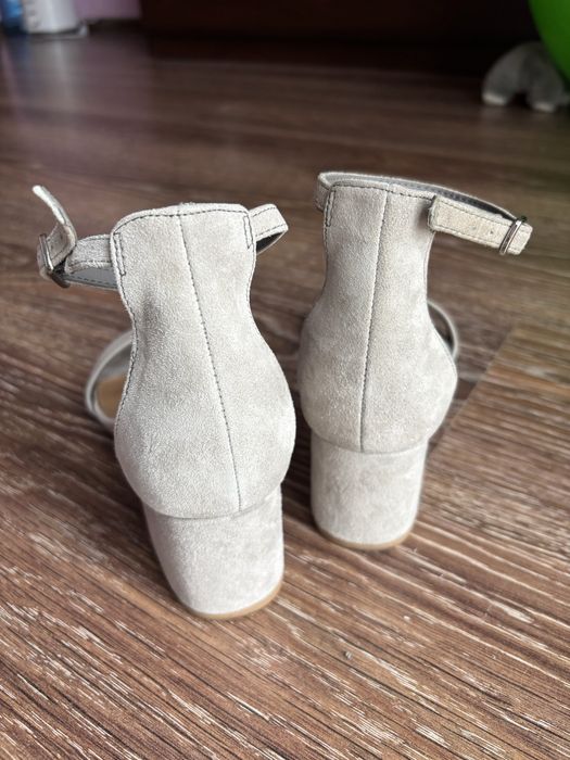 Замшеві сірі босоніжки steve madden 37