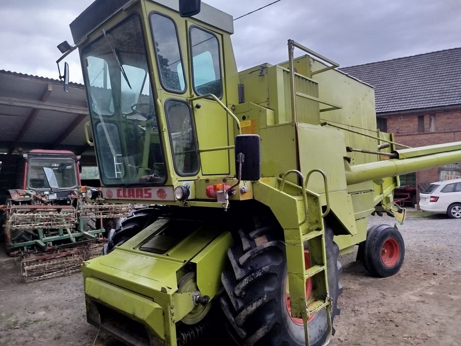 Claas Dominator 85