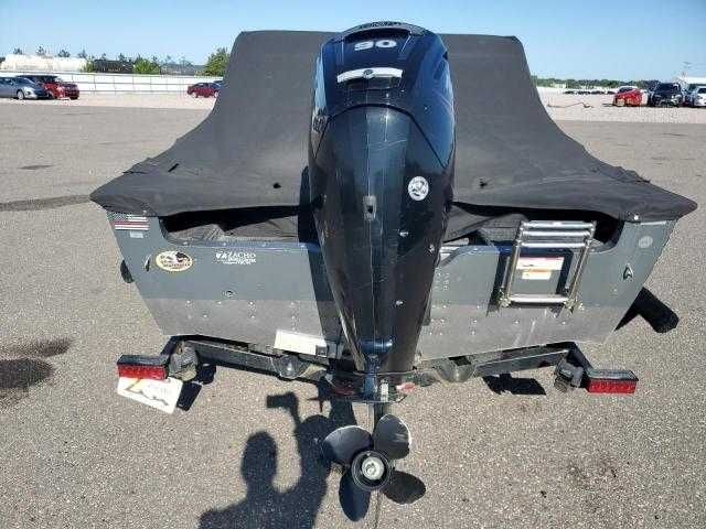 2016 Lund 1775 Impact Sport 5.4m куплений на компанію