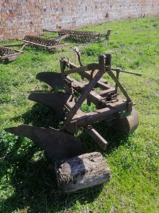 Продам плуг плн-3.35