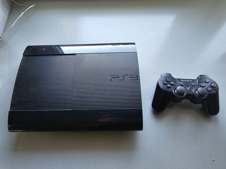Playstation 3 super slim + 1 pad REZERWACJA
