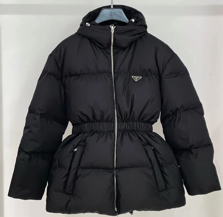 Тепла куртка брендова