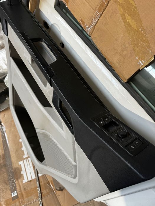Drzwi Lewy Przód Volkswagen Transporter T6 B9A