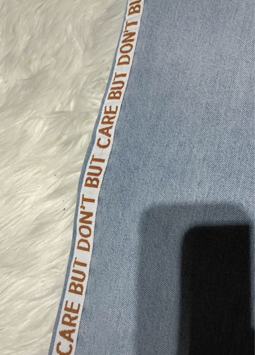 Nowe jasne jeansy Bershka