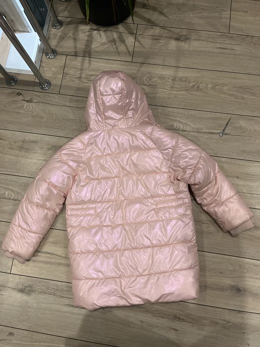 Курточка  жемчужная на весну 140 см