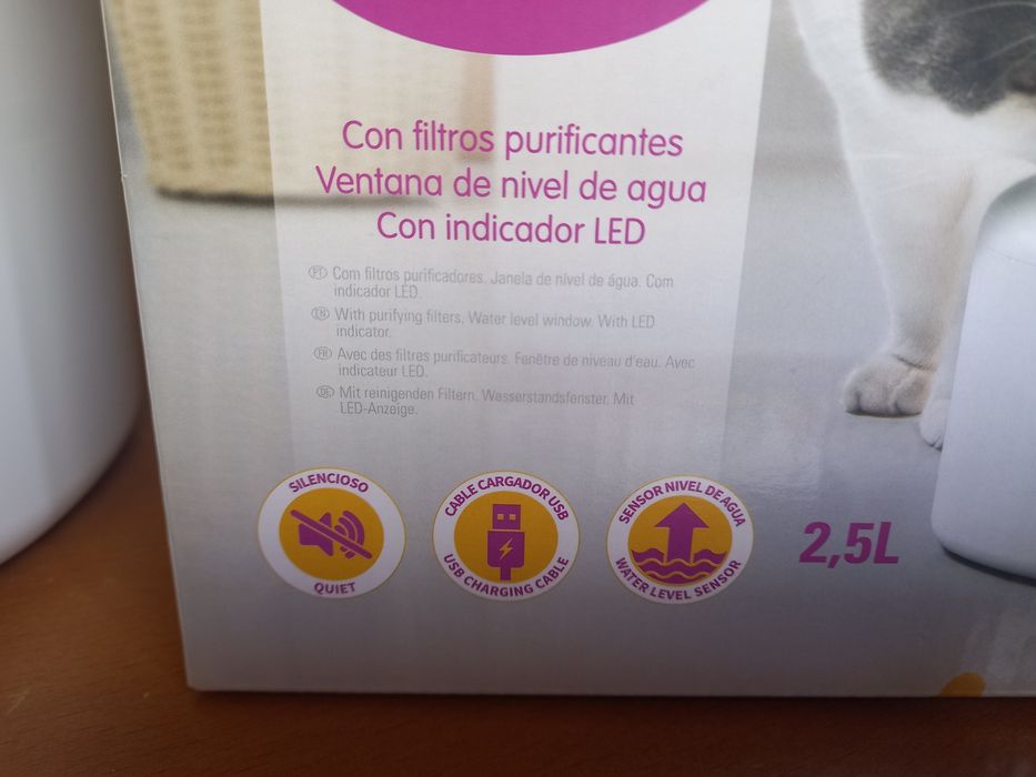 Fonte de água para gato