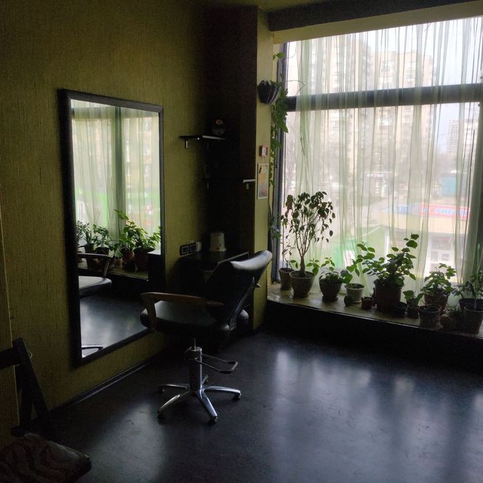 Аренда робочого приміщення для перукаря