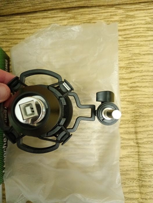 Микрофон для ПК на кронштейне