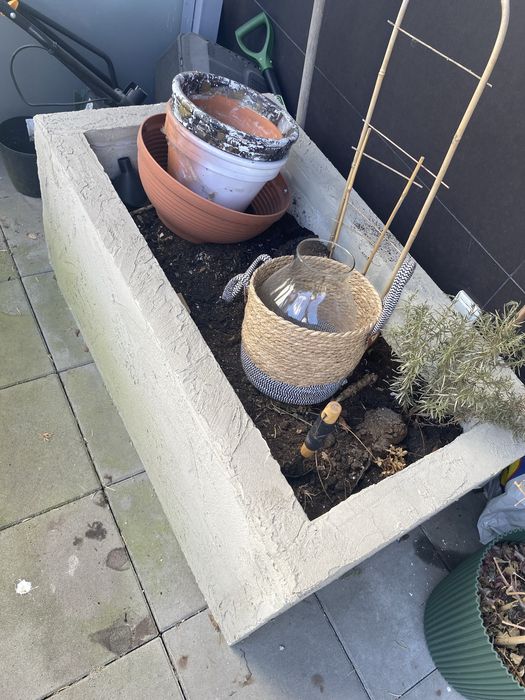 Oddam za darmo skrzynie i jej zawartosc