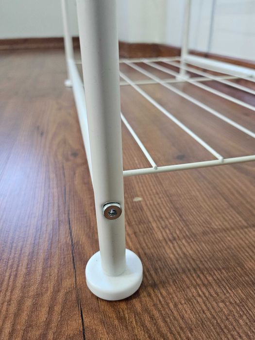 Cabideira e sapateria metálico em Almada