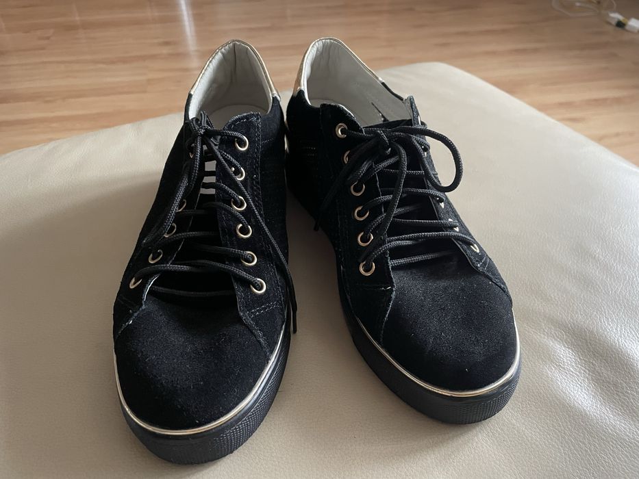 Czarne sneakersy ALAINA