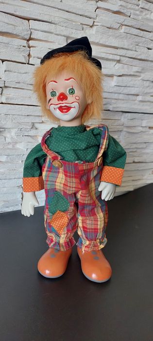 Porcelanowa lalka - klaun