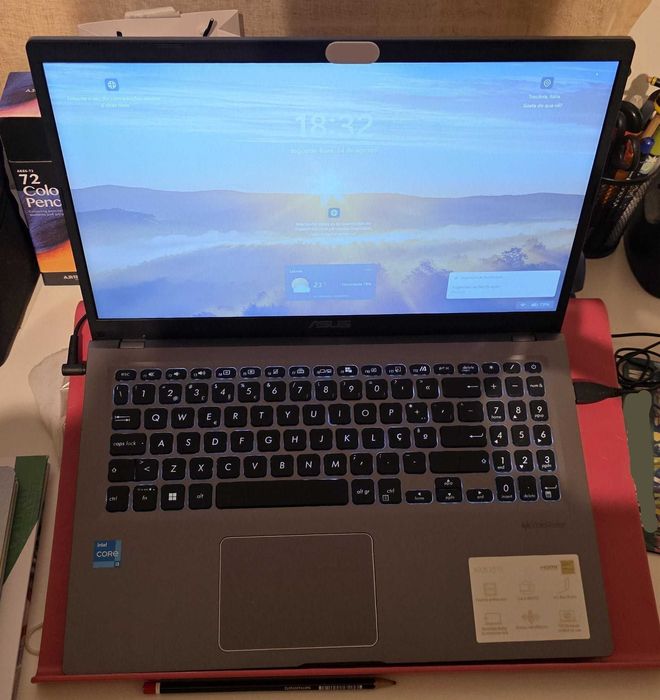 portátil ASUS i3 15.6" - 12gb/256gb W11 home , como NOVO