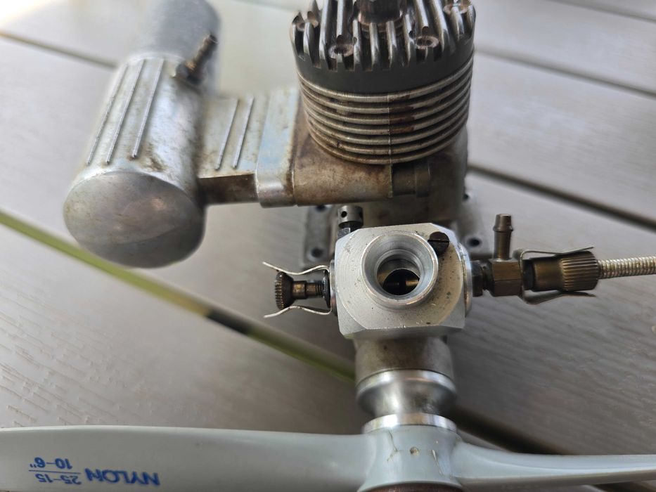 silnik spalinowy modelarski
