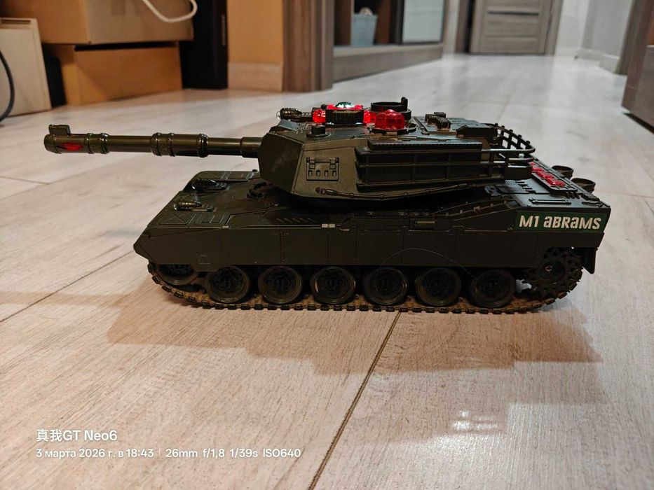 Танк Абрамс іграшка на пульті