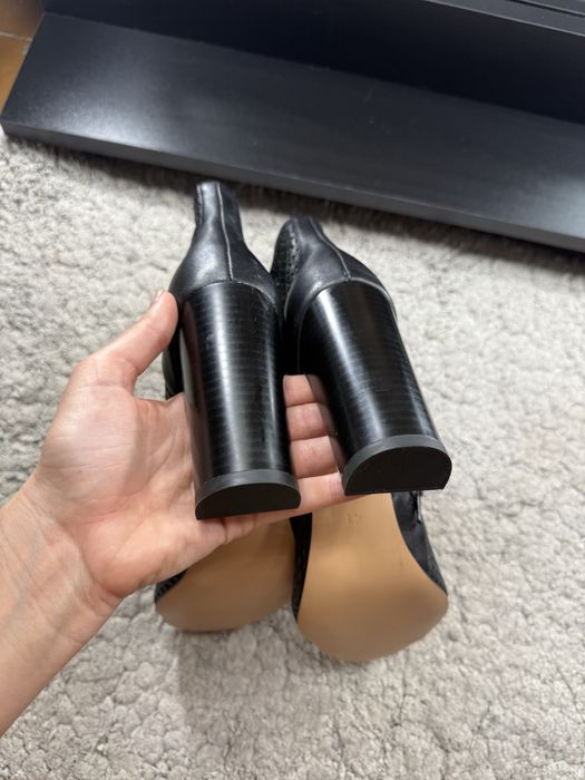 Натуральна шкіра , нові , 26 см устілка