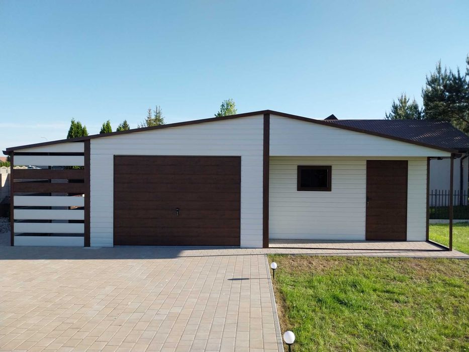 Garaż blaszany biały 12x5 nowoczesne garaże Gregor z wiatą panelową
