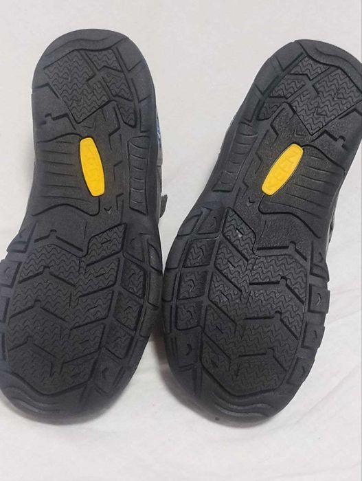 кроссовки  KEEN (новые)