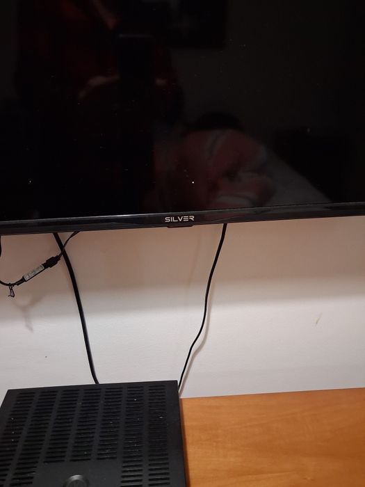 Tv silver praticamente novo