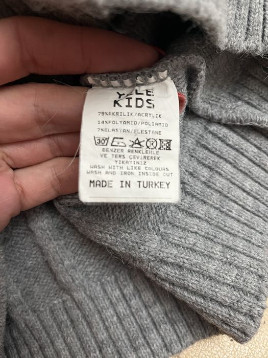 Светрик для дівчинки