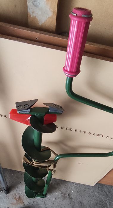 Продам ледоруб,та пешню.