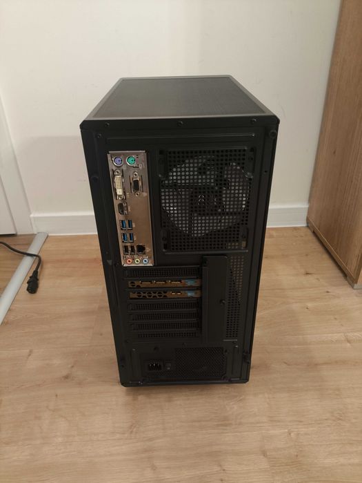 Komputer do gier | R5 2600/16GB DDR4/Vega 64/SSD