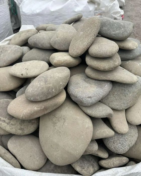 Прийму в дар камінь