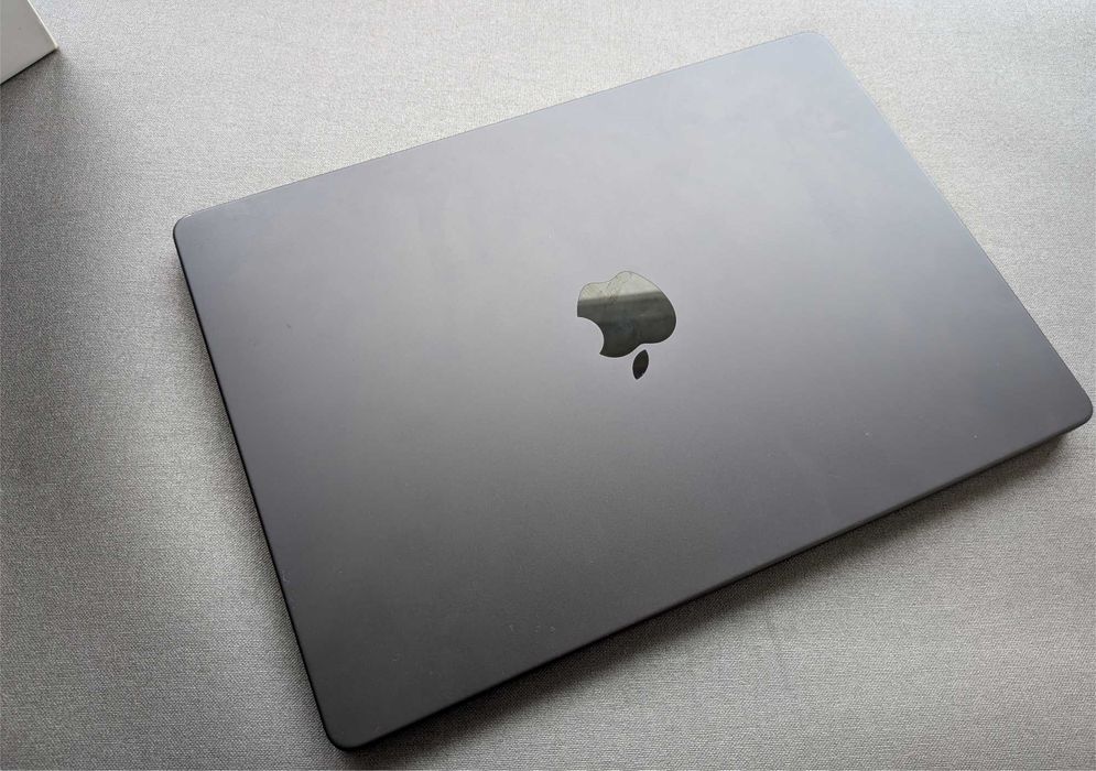 MacBook Pro 14" M4 — Como novo, garantia até 2028